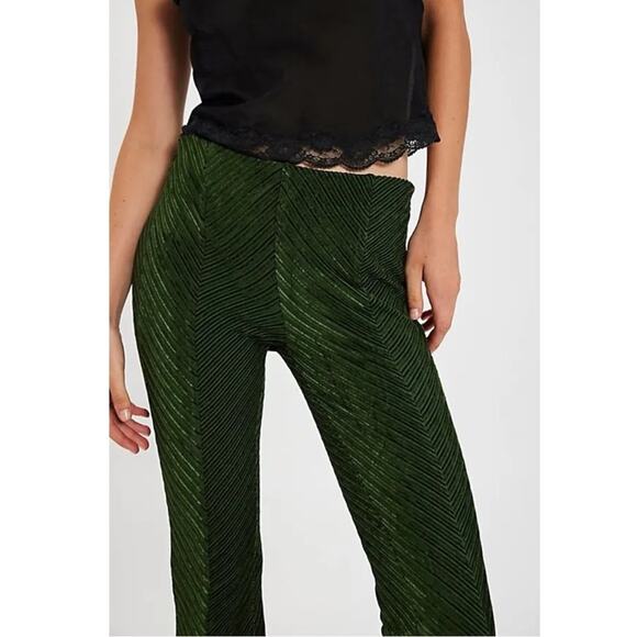 Free People Retro 70s Penny Pull-On Velvet Flare Pants Night Forest Green Medium - Picture 5 of 10